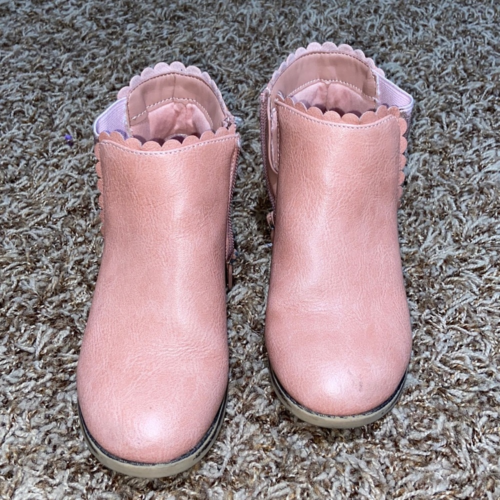 Girls Booties size 11.  Great Shape.